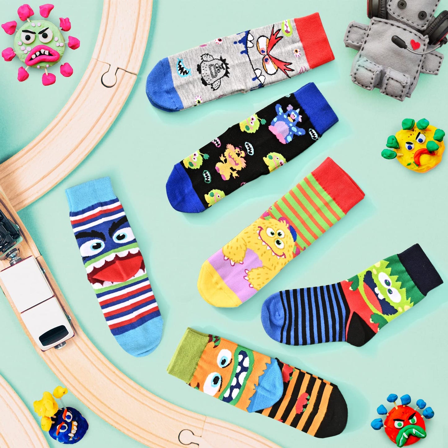 Kids Novelty Crew Socks 4-6 Pack + Gift Box